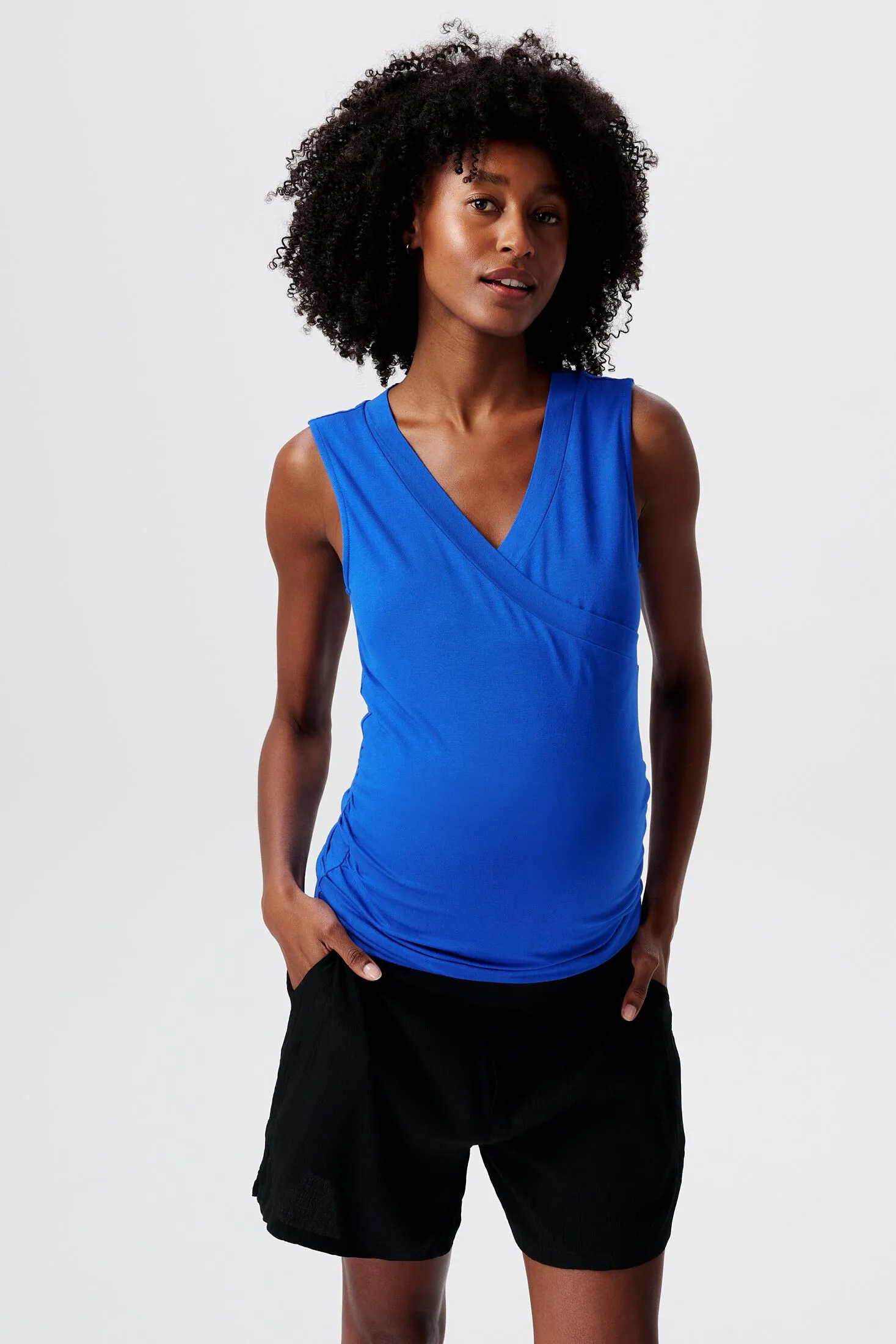 Camiseta MATERNITY con cuello en pico
